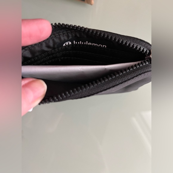 Lululemon Clippable Card Pouch, Wallet, Coin Purse NWT - Picture 7 of 7